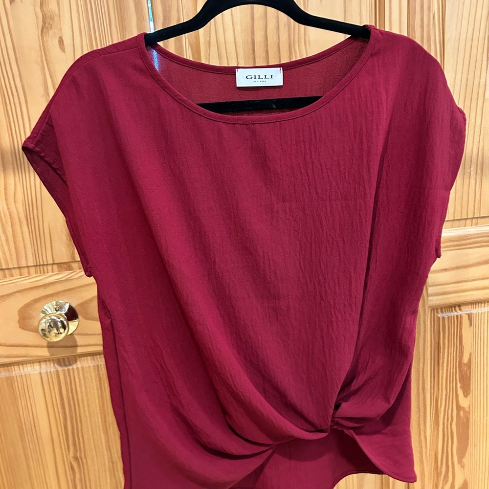 Gilli Rich Burgundy Blouse